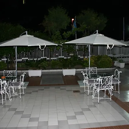 Ξενοδοχείο Hobbit 3*