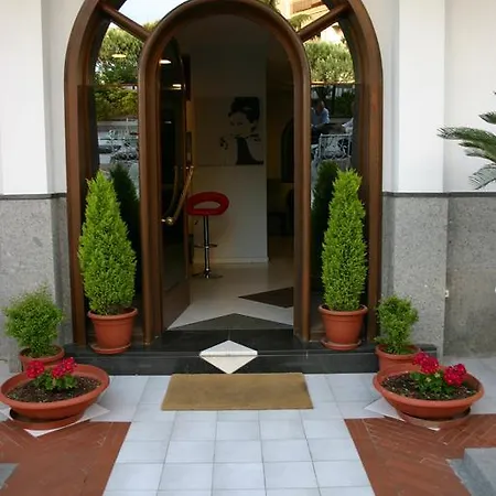 Hotel Hobbit 3*